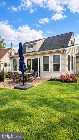 204 ELDERBERRY DR, Levittown, PA 19054