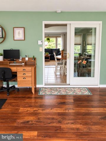 204 ELDERBERRY DR, Levittown, PA 19054