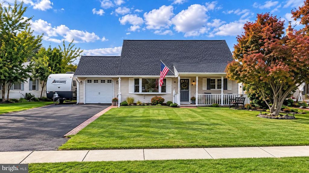 204 ELDERBERRY DR, Levittown, PA 19054 — exterior