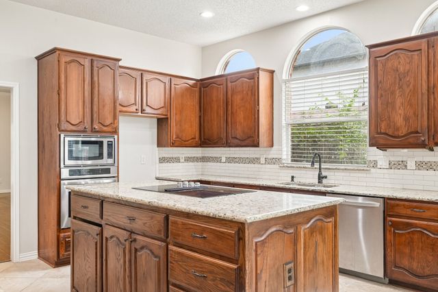 7410 Silverthorn Drive, Rowlett, TX 75089