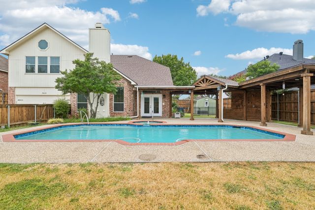 7410 Silverthorn Drive, Rowlett, TX 75089