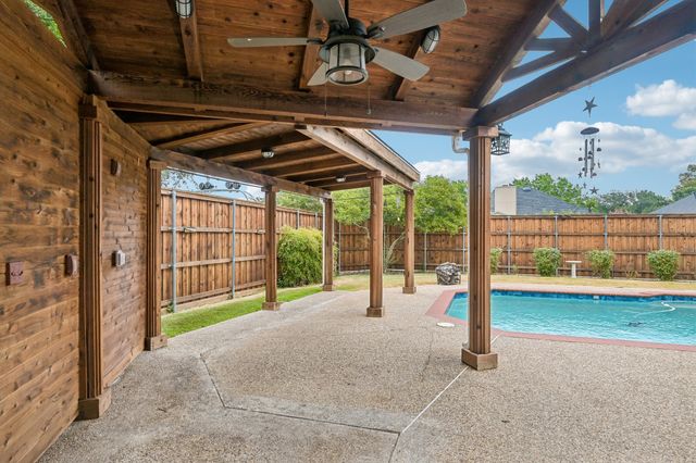 7410 Silverthorn Drive, Rowlett, TX 75089