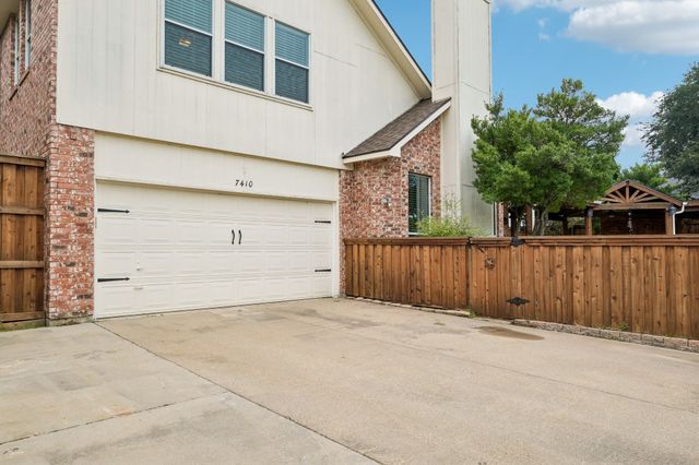 7410 Silverthorn Drive, Rowlett, TX 75089
