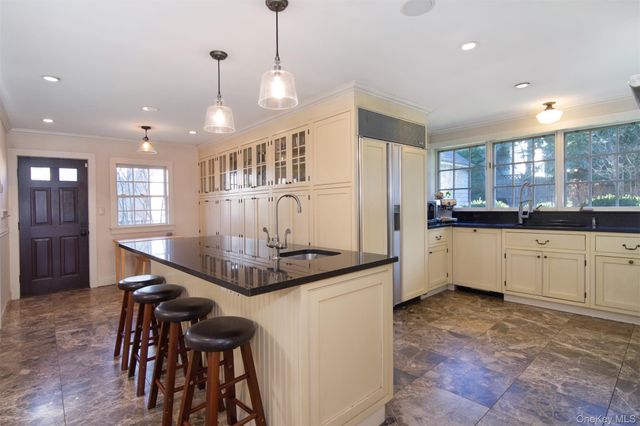 414 Pelham Manor Road, Pelham, NY 10803