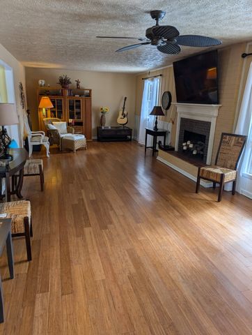 1360 Harris Hollow Road, Charlotte, TN 37036