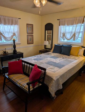 1360 Harris Hollow Road, Charlotte, TN 37036