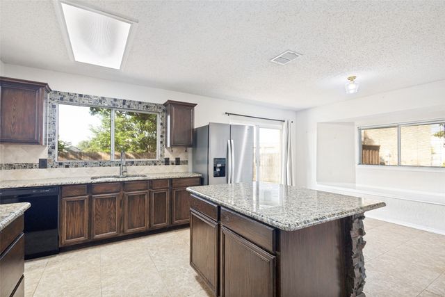 2824 Custer Drive, Corinth, TX 76210