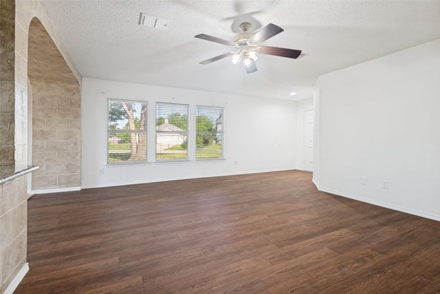 2824 Custer Drive, Corinth, TX 76210