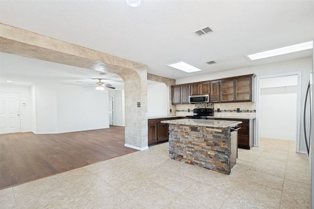 2824 Custer Drive, Corinth, TX 76210