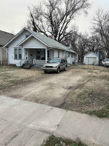 424 E 8th St, Newton, KS 67114