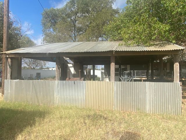 107 N Lary Drive, Brownfield, TX 79316