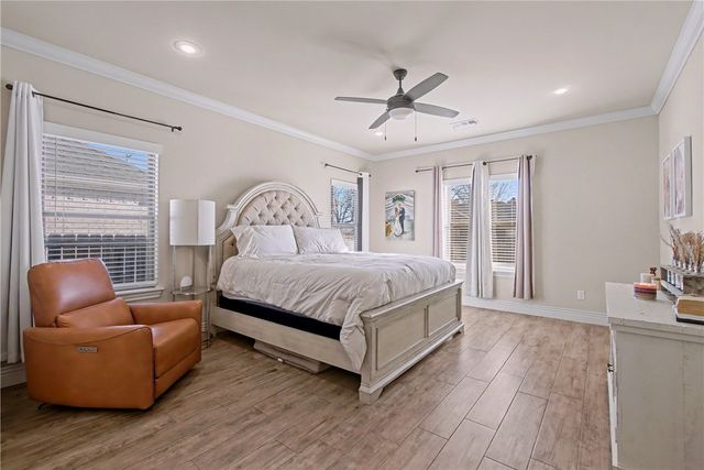 5529 W Poison Springs Drive, Fayetteville, AR 72704