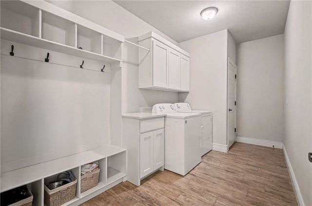 5529 W Poison Springs Drive, Fayetteville, AR 72704