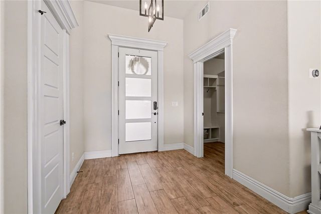 5529 W Poison Springs Drive, Fayetteville, AR 72704