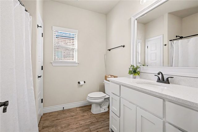 5529 W Poison Springs Drive, Fayetteville, AR 72704