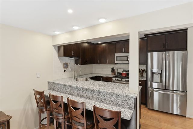 39 Menlo Pl, Rochester, NY 14620