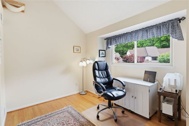 39 Menlo Pl, Rochester, NY 14620