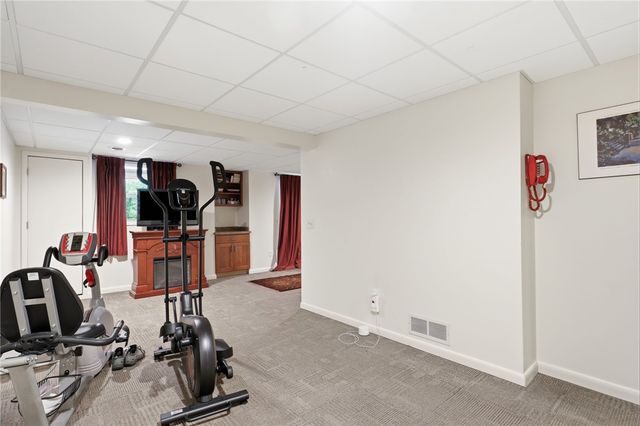 39 Menlo Pl, Rochester, NY 14620