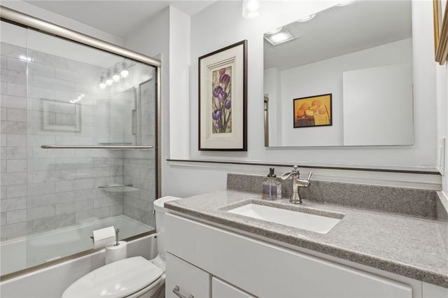 39 Menlo Pl, Rochester, NY 14620