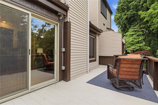 39 Menlo Pl, Rochester, NY 14620