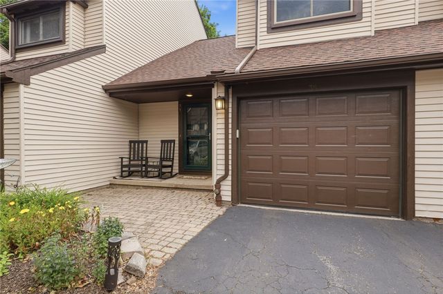 39 Menlo Pl, Rochester, NY 14620
