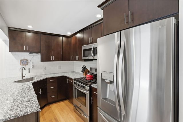 39 Menlo Pl, Rochester, NY 14620