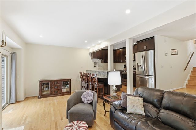 39 Menlo Pl, Rochester, NY 14620