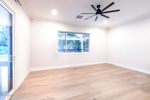3216 E WELDON Avenue, Phoenix, AZ 85018
