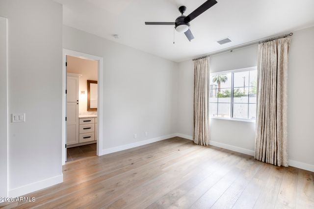 3216 E WELDON Avenue, Phoenix, AZ 85018