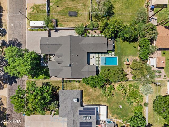3216 E WELDON Avenue, Phoenix, AZ 85018