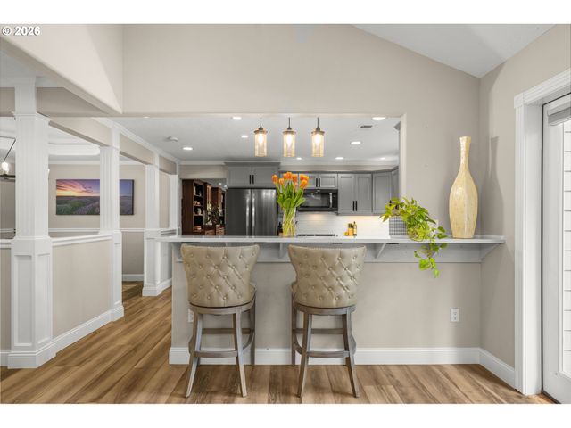 5156 Sw DAWN St, Lake Oswego, OR 97035