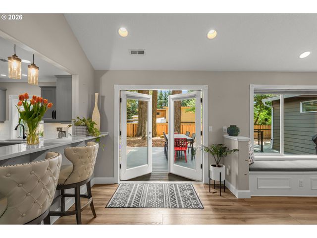 5156 Sw DAWN St, Lake Oswego, OR 97035