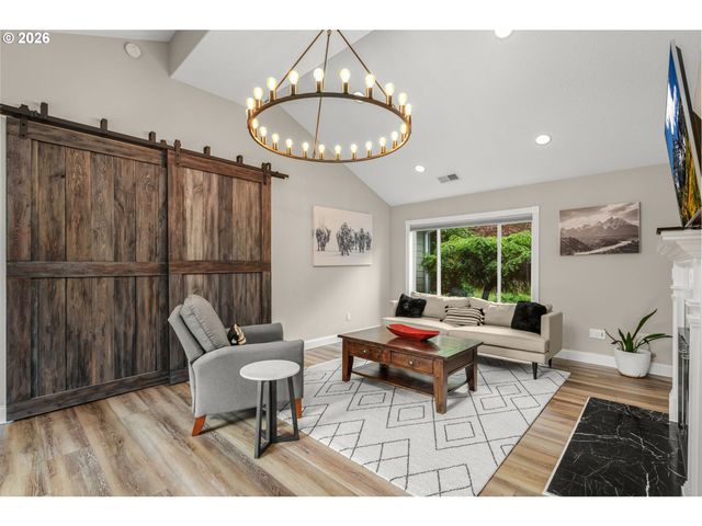 5156 Sw DAWN St, Lake Oswego, OR 97035