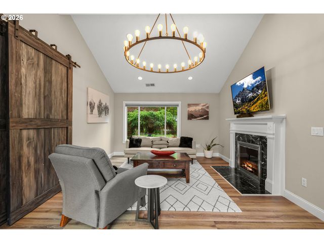 5156 Sw DAWN St, Lake Oswego, OR 97035