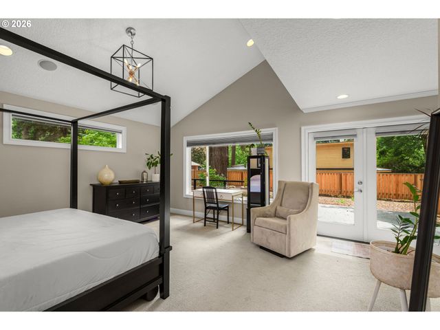 5156 Sw DAWN St, Lake Oswego, OR 97035