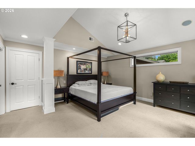 5156 Sw DAWN St, Lake Oswego, OR 97035