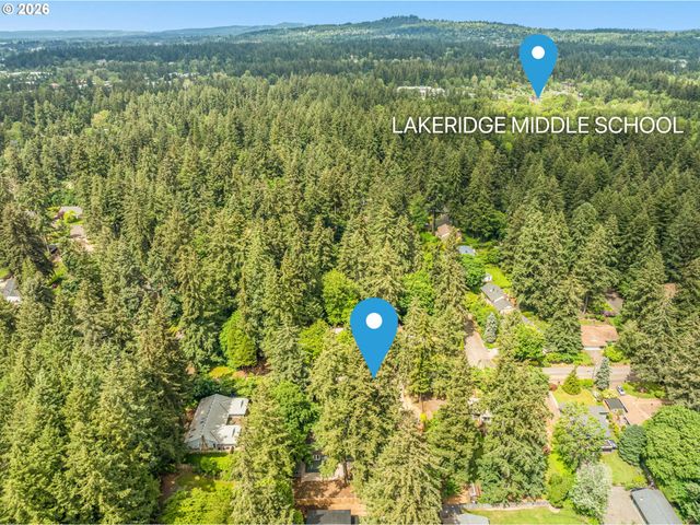 5156 Sw DAWN St, Lake Oswego, OR 97035