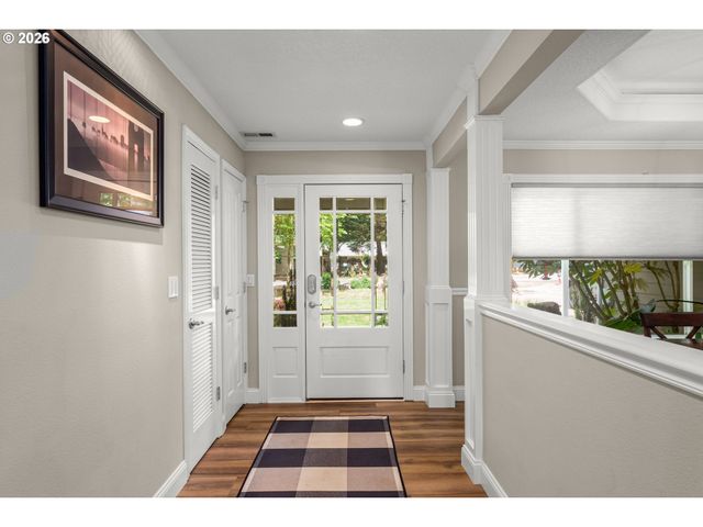 5156 Sw DAWN St, Lake Oswego, OR 97035