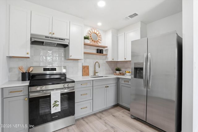922 12TH Street N, Jacksonville Beach, FL 32250