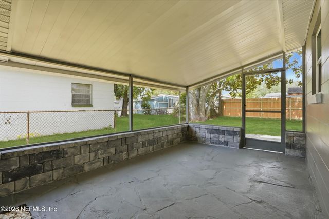 922 12TH Street N, Jacksonville Beach, FL 32250