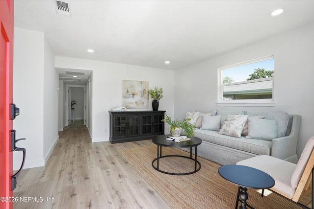 922 12TH Street N, Jacksonville Beach, FL 32250