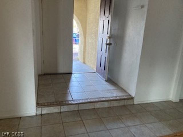 6801 High Bluff Way, Las Vegas, NV 89108