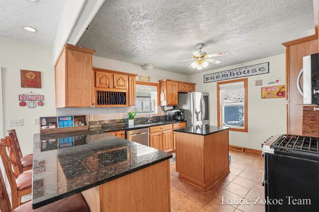 7737 Fruit Ridge Avenue NW, Sparta, MI 49345