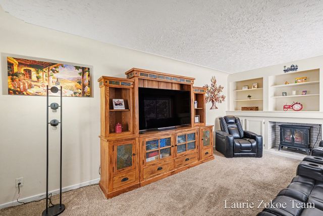 7737 Fruit Ridge Avenue NW, Sparta, MI 49345