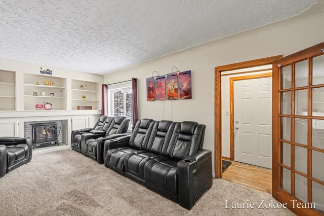 7737 Fruit Ridge Avenue NW, Sparta, MI 49345