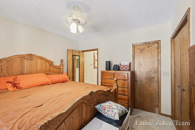 7737 Fruit Ridge Avenue NW, Sparta, MI 49345