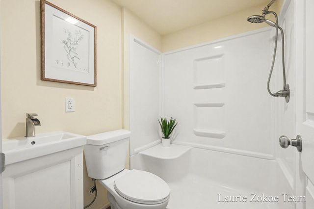 7737 Fruit Ridge Avenue NW, Sparta, MI 49345