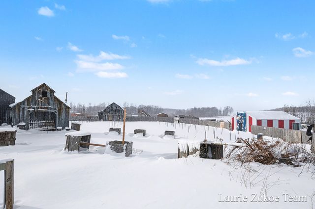 7737 Fruit Ridge Avenue NW, Sparta, MI 49345