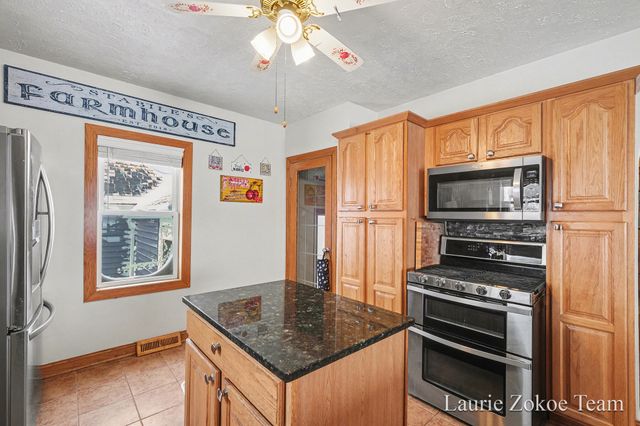 7737 Fruit Ridge Avenue NW, Sparta, MI 49345