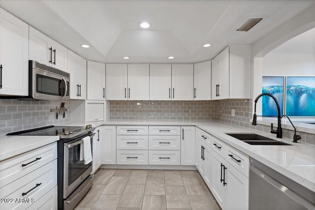 7702 E PLEASANT Run, Scottsdale, AZ 85258